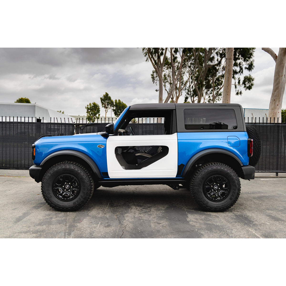 Fiberglass halo doors with carbon fiber inserts for 2021-2026 Ford Bronco 2DR