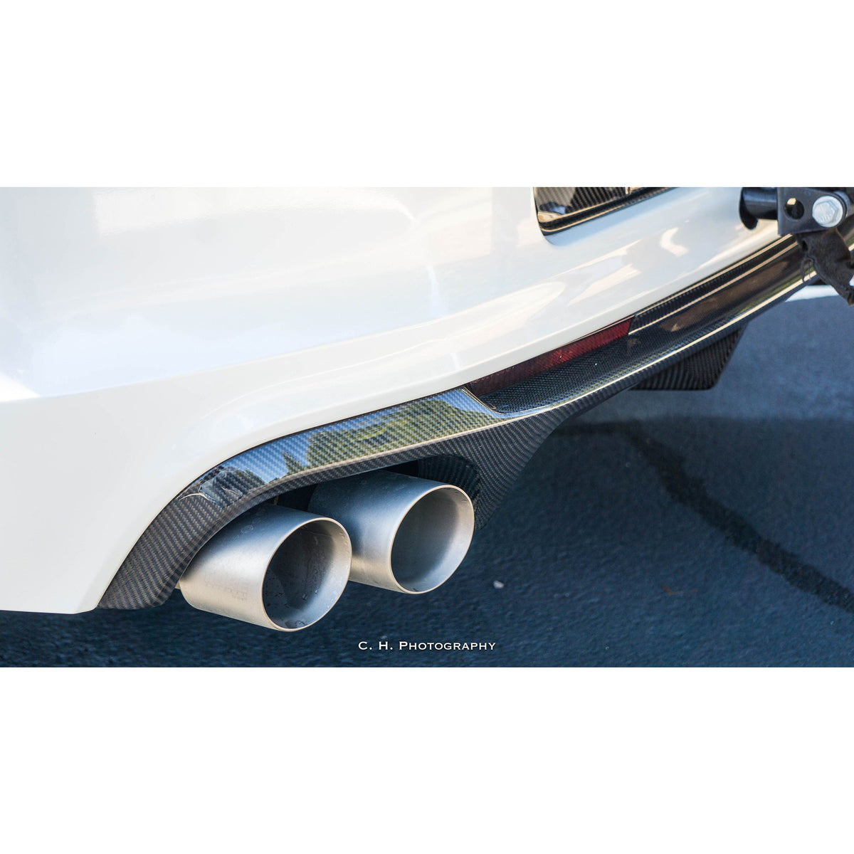 Carbon fiber rear diffuser for 2013-2014 Ford Mustang GT500 and 2013-2014 Mustang GT W/APP PKG, 2013 BOSS 302