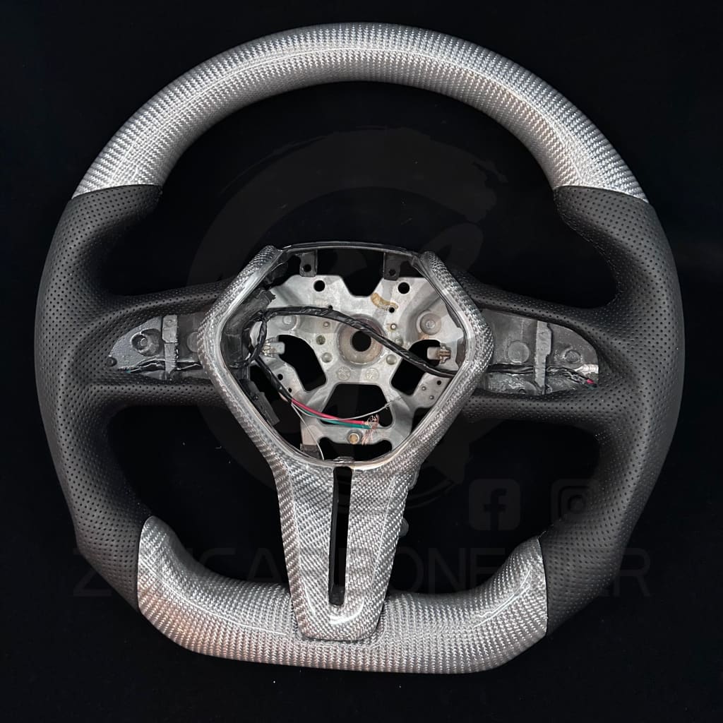 2017+ Infiniti Q60/2018+ Q50 Carbon Fiber Steering Wheel