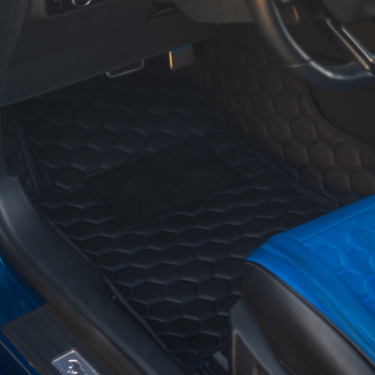 2024+ Ford Mustang S650 Honeycomb Leather Floor Mat
