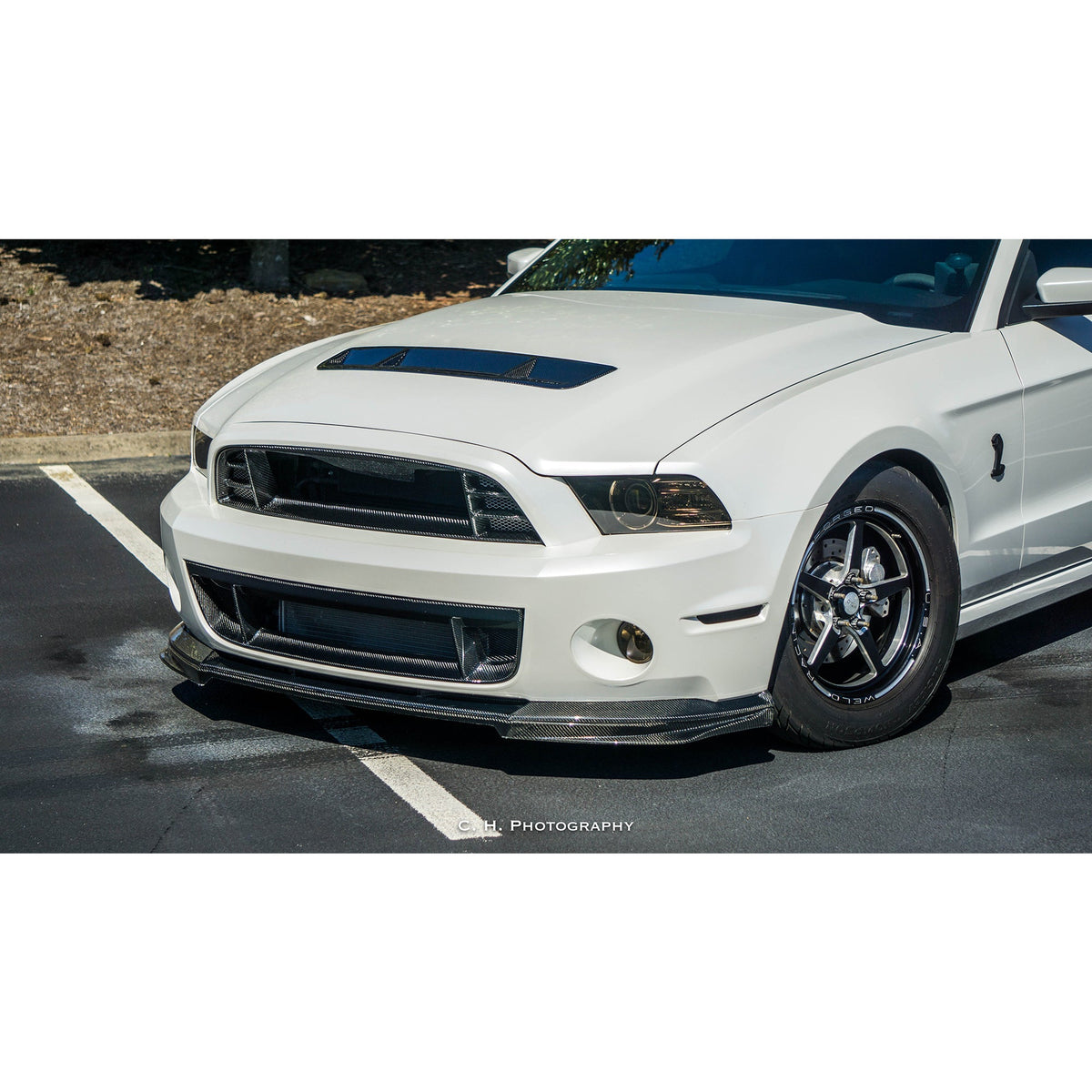 Carbon fiber hood vent for 2010-2014 Ford Shelby GT500