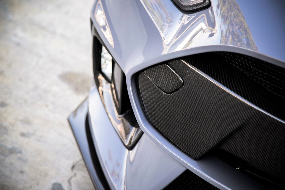 Carbon fiber front bumper garnish for 2016-2018 Ford Focus RS