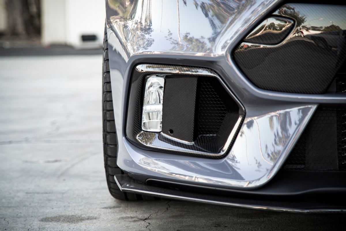 Carbon fiber fog light surround for 2016-2018 Ford Focus RS