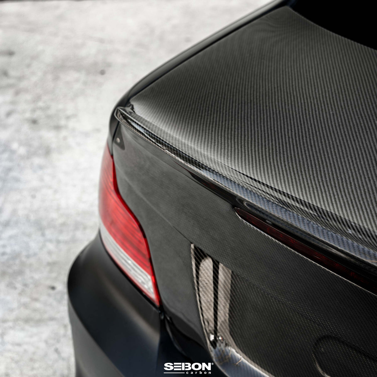 CSL-Style Carbon Fiber Trunk Lid for 2008-2013 BMW E82 1 Series / 1M Coupe